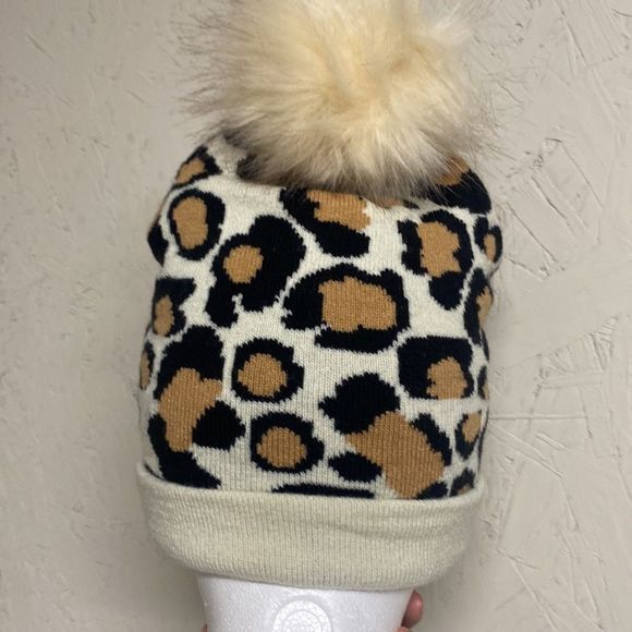 Cheetah Print Cap with Pom Pom - Picture 2 of 8